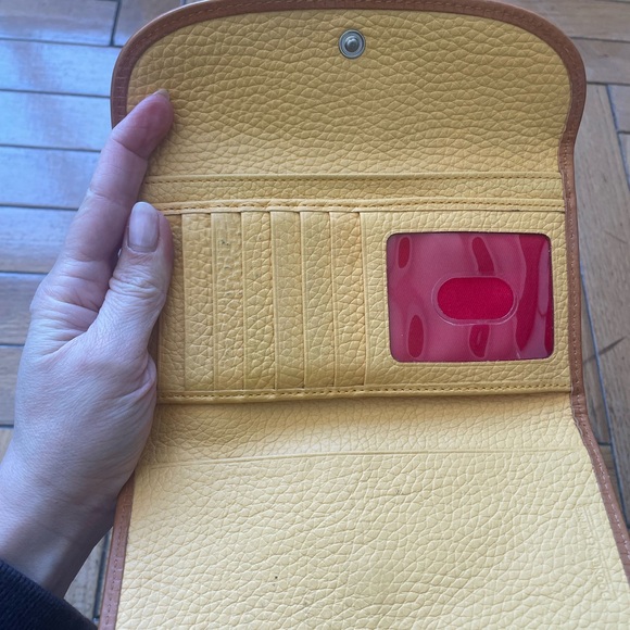Dooney and Bourke Yellow wallet - Picture 6 of 7